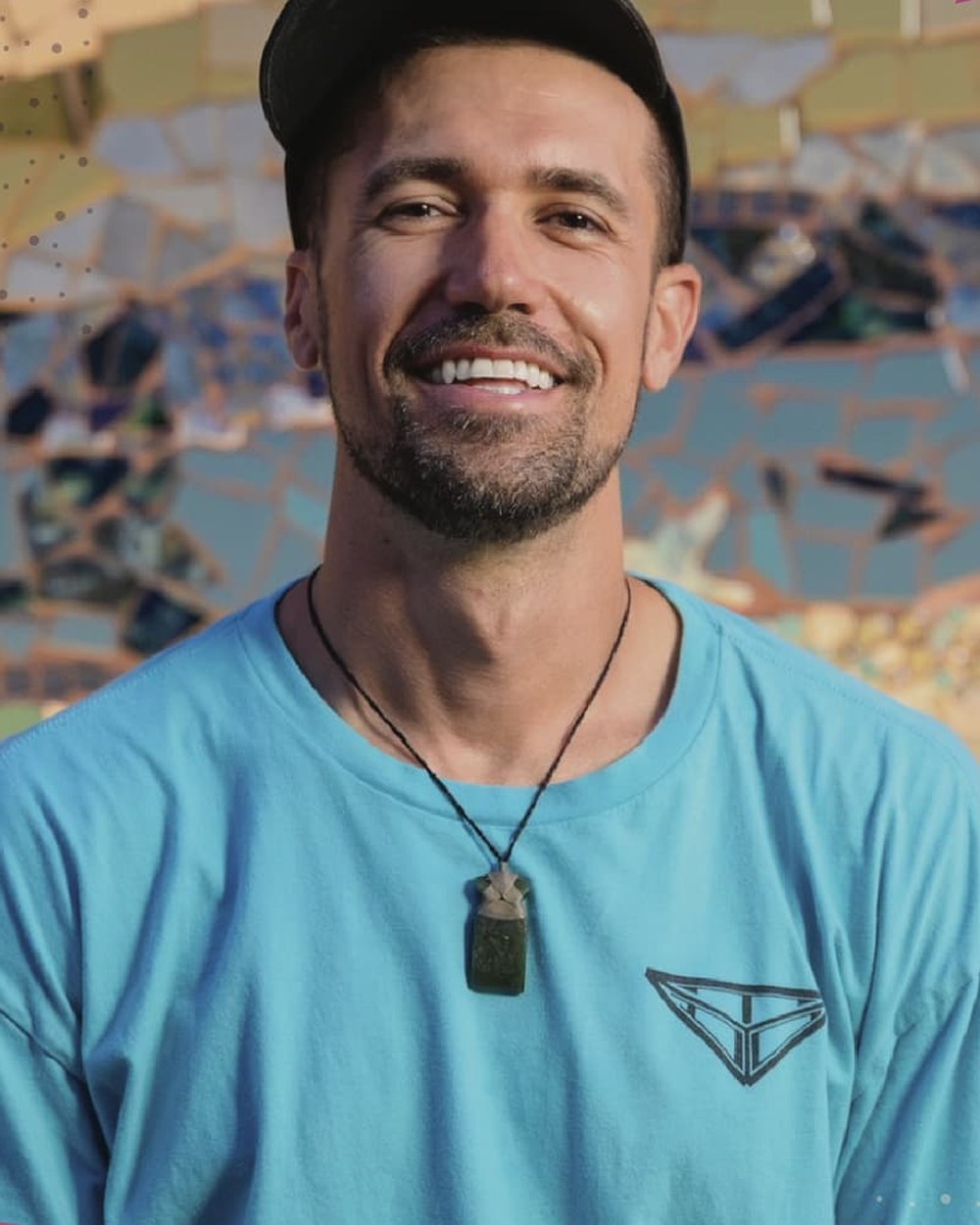 J Muzacz, muralist from Austin, Texas